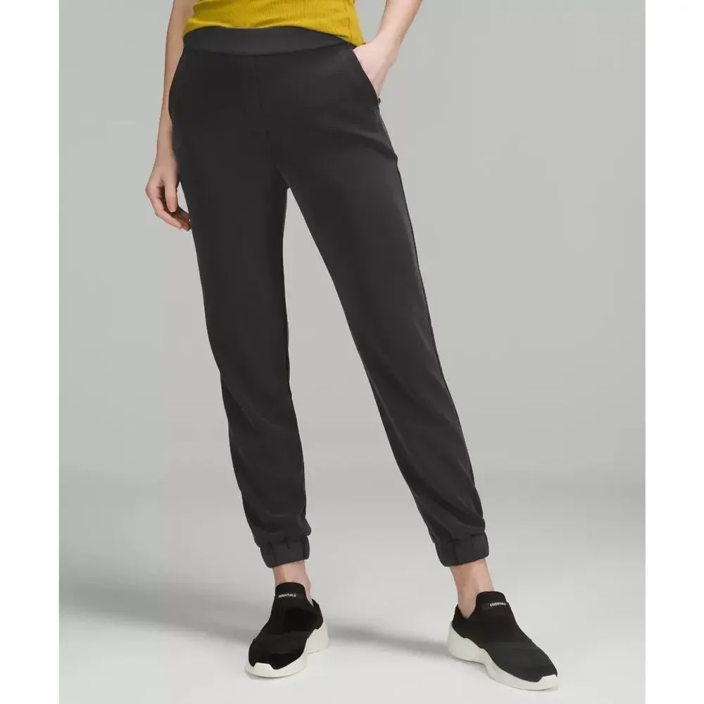 Lululemon Softstreme Relaxed High Rise Pant Black Commuter‎ Travel Womens 10
